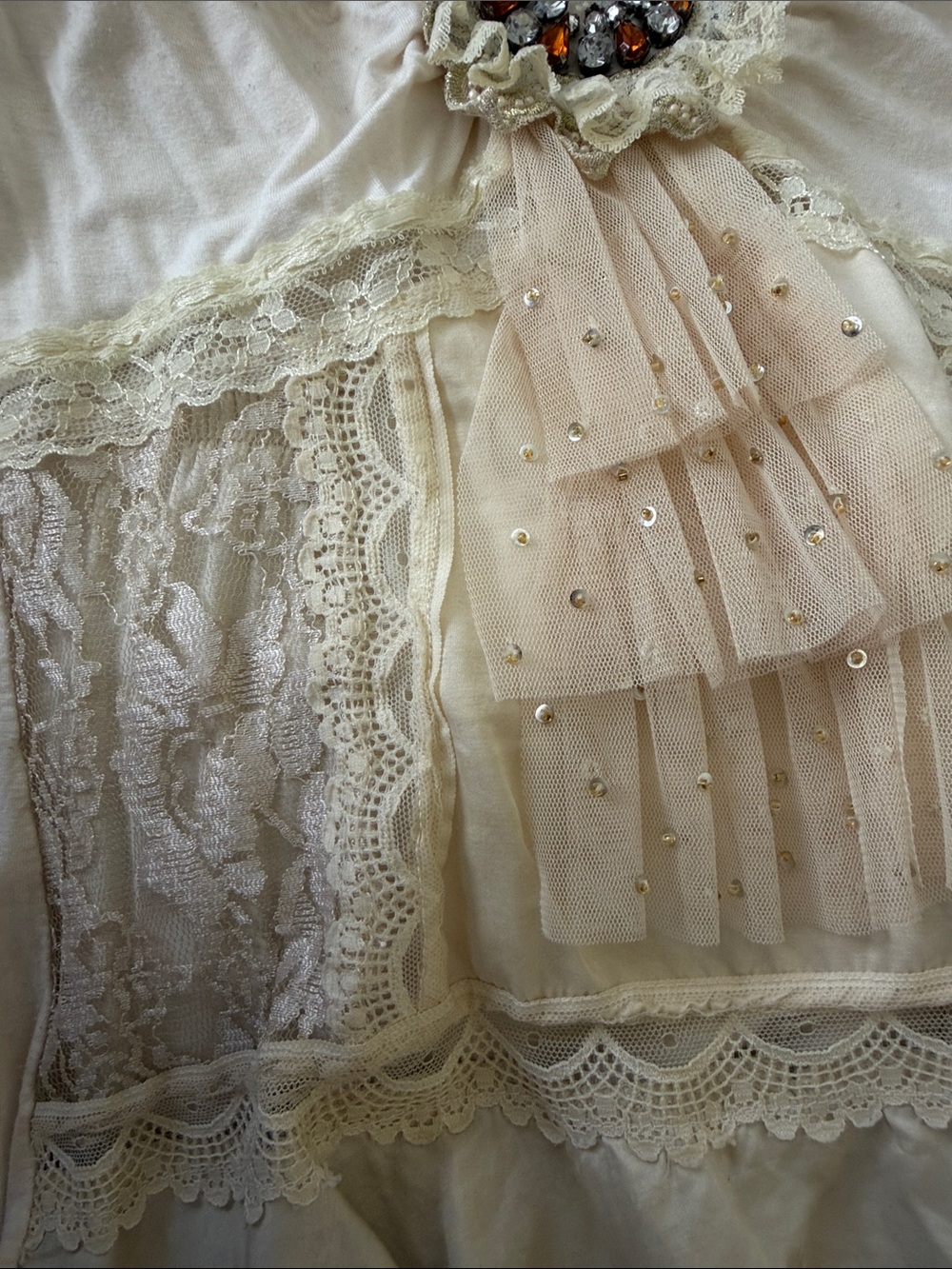 Embellished Cream Lace Ruffled Blouse - Picture 3 of 4